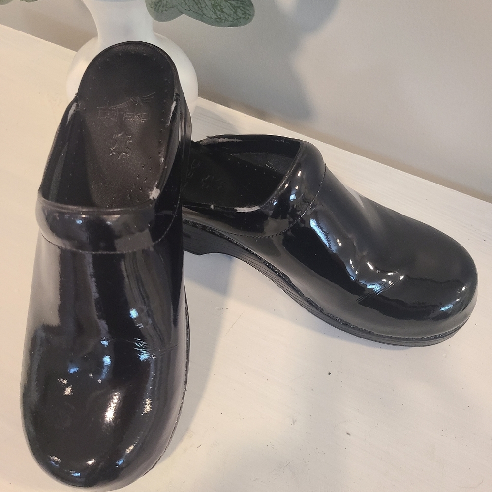 Dansko Patent Leather clogs size 39